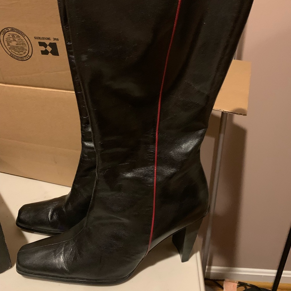 Black mid boots with burgundy trim